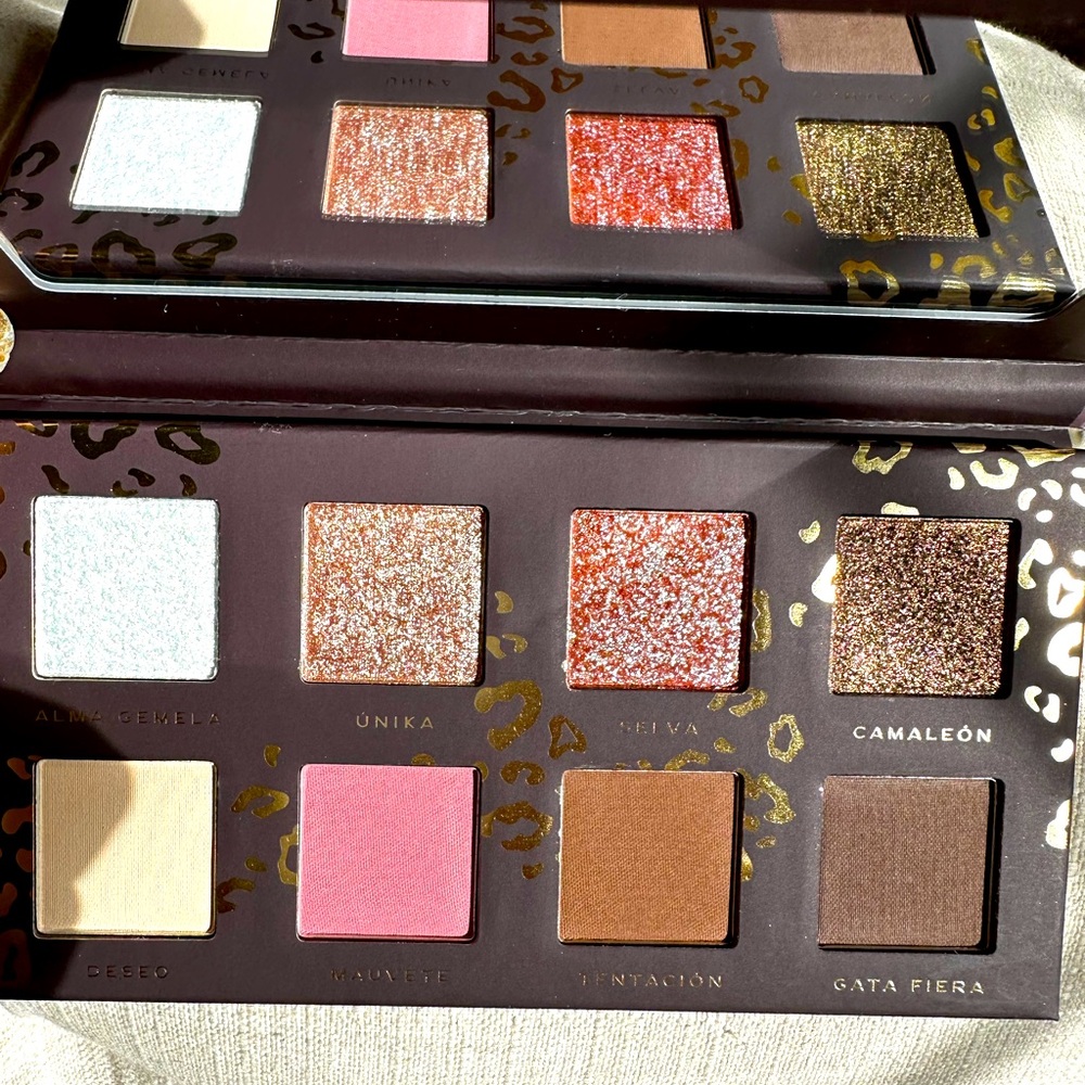 Alamar Des nudes Eyeshadow Palette - Silver, Pink, and Brown Shades
